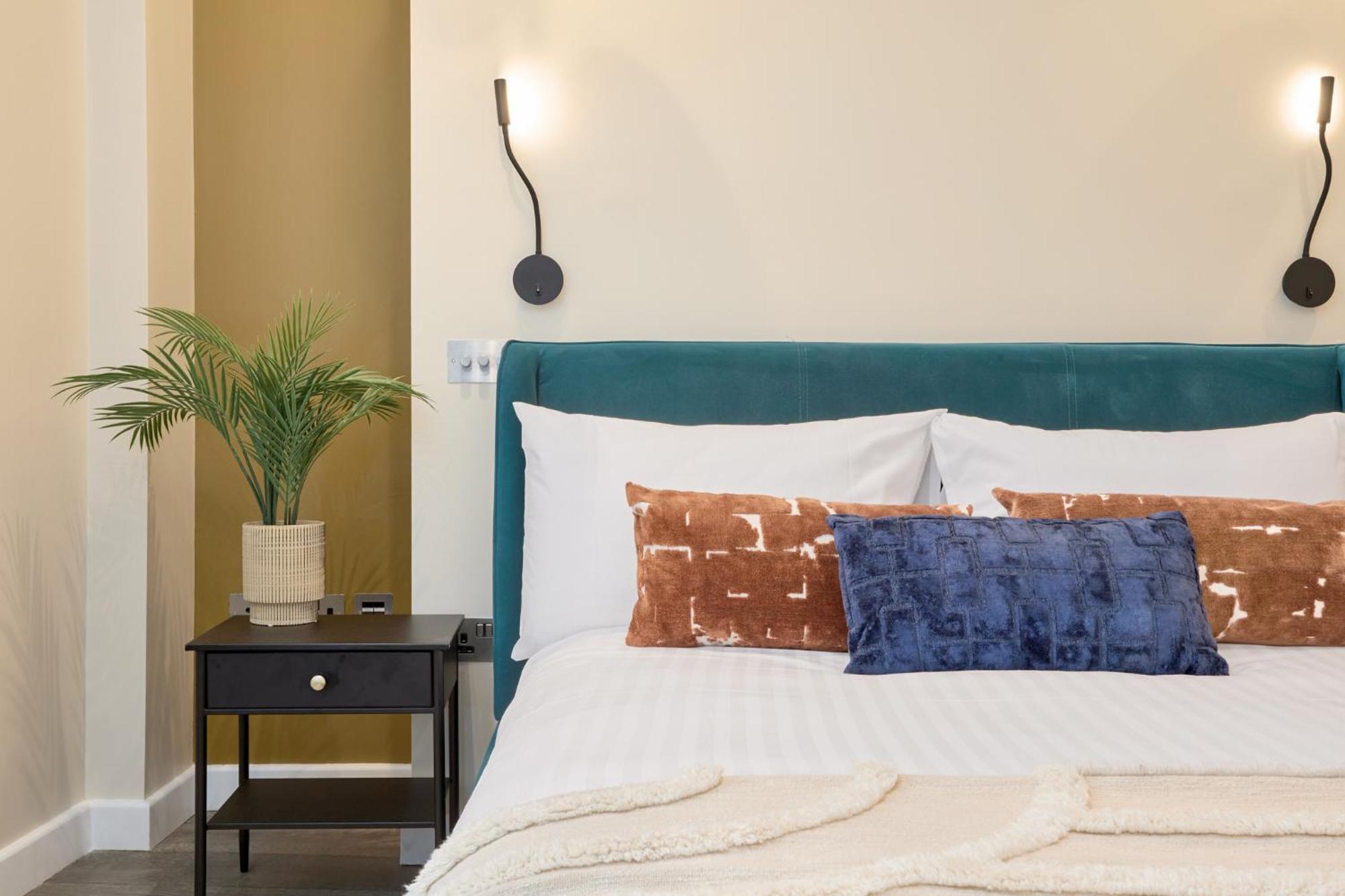 Be London - The Chinatown Residences Екстериор снимка